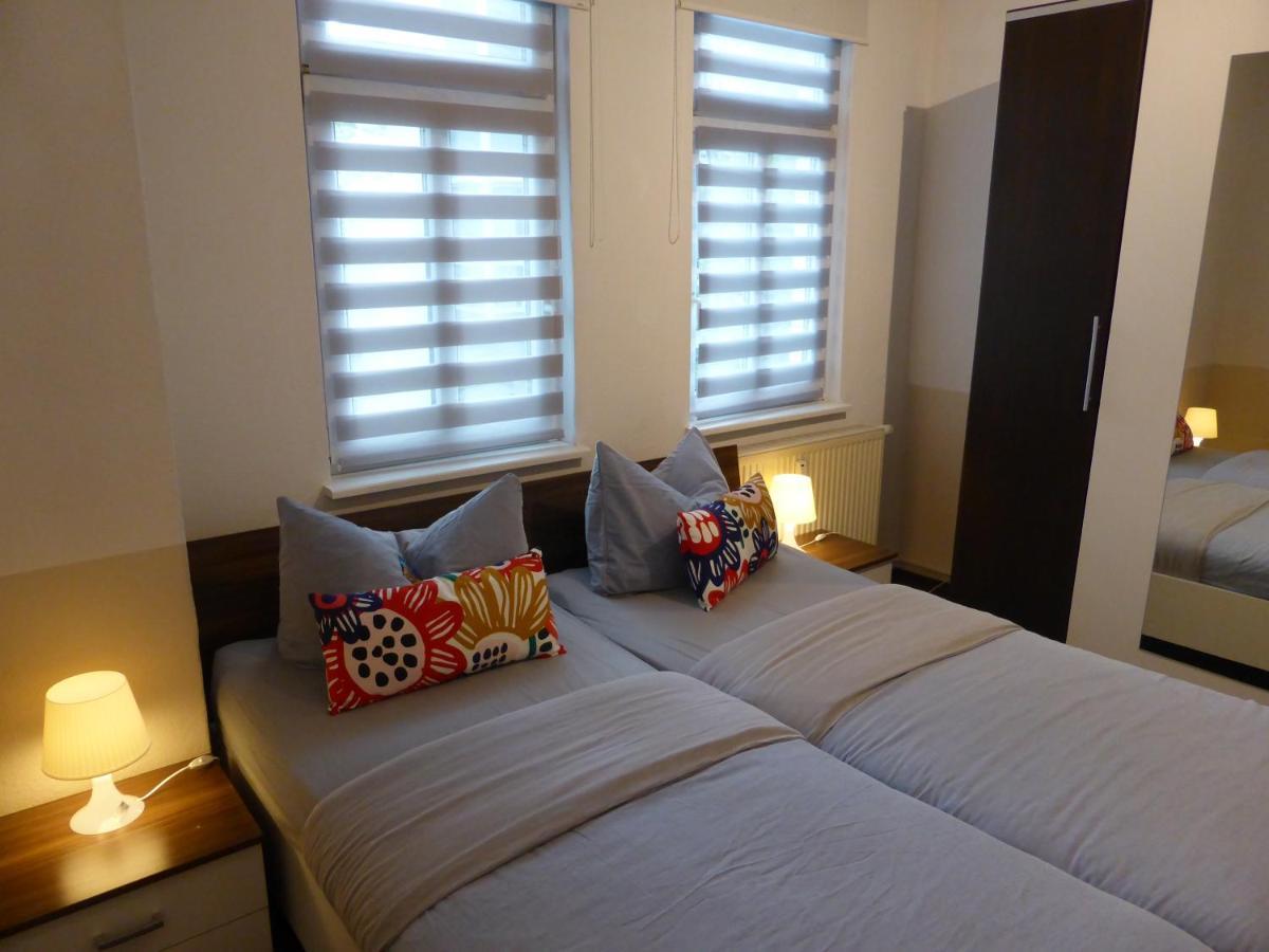 Ferienwohnung Friedrich Schiller, 2 Schlafzimmer, Balkon,Kostenloses Wifi, Naehe Zentrum, Jena Ngoại thất bức ảnh